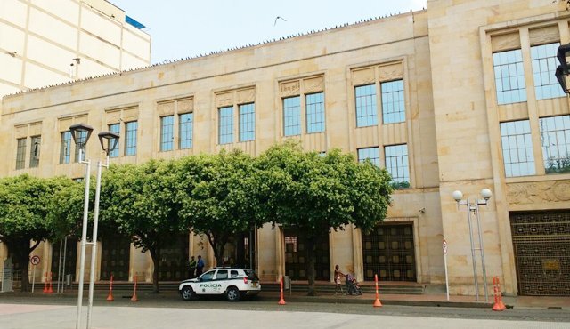 Segundo día de paro camionero: suspensión de clases en colegios públicos