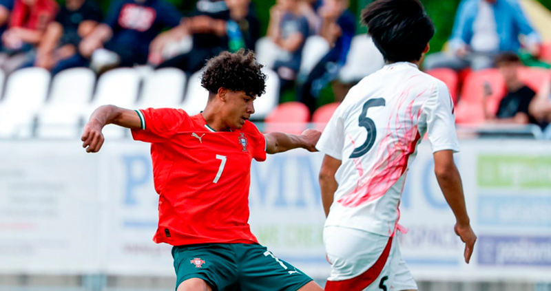 La reacción emocional de Ronaldo al debut de su hijo con el equipo de Portugal La reacción emocional de Ronaldo al debut de su hijo con el equipo de Portugal