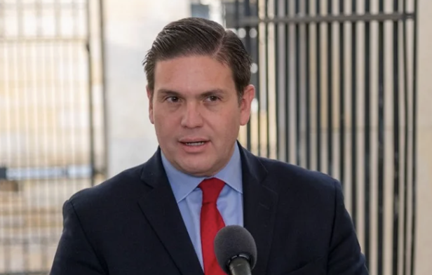 Juan Carlos Pinzón rompe el silencio: dudas sobre la seguridad en el asesinato de Miguel Uribe Turbay y el silencio del Gobierno Juan Carlos Pinzón rompe el silencio: dudas sobre la seguridad en el asesinato de Miguel Uribe Turbay y el silencio del Gobierno